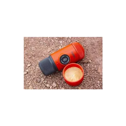 Wacaco Nanopresso Lávavörös hordozható kávéfőző + kemény védőtok