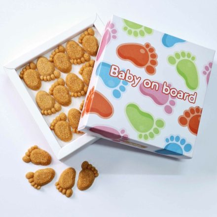 Cukrobello Baby on board dobozban baba tappancs formájú formacukor 