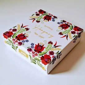   Cukrobello Hungary formacukor kalocsai paprikás mintával virág alakú forma cukrokkal 